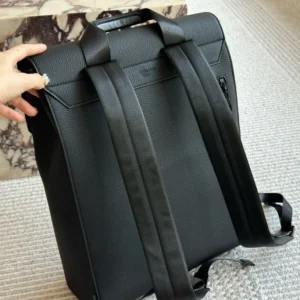 Adjustable Shoulder Straps Pebbled PU Leather Business Backpack, Unisex Large Capacity Laptop Travel Backpack, Ergonomic Casual Work Bag for Business, Office and Weekend Travel